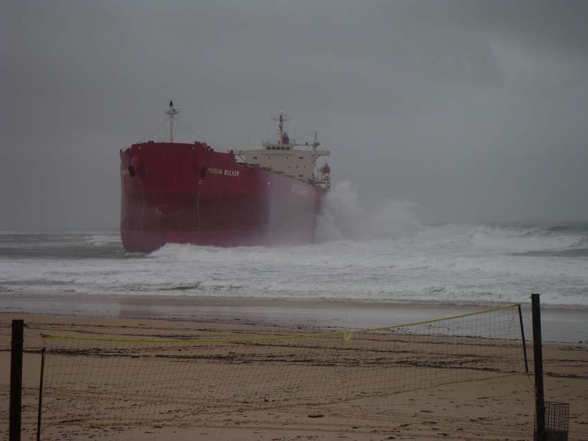 coalship run aground1