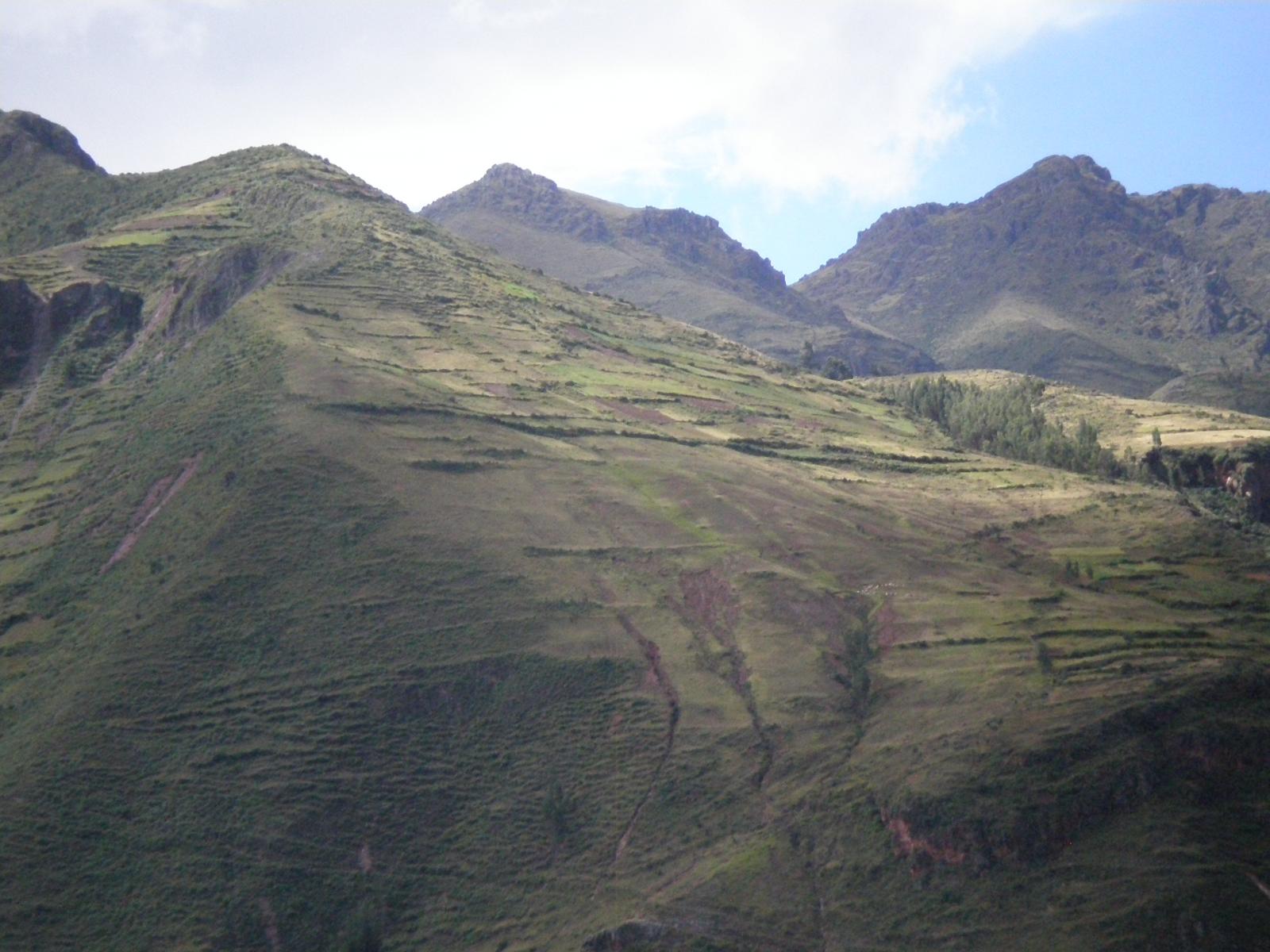 The road from Cusco to Pisac